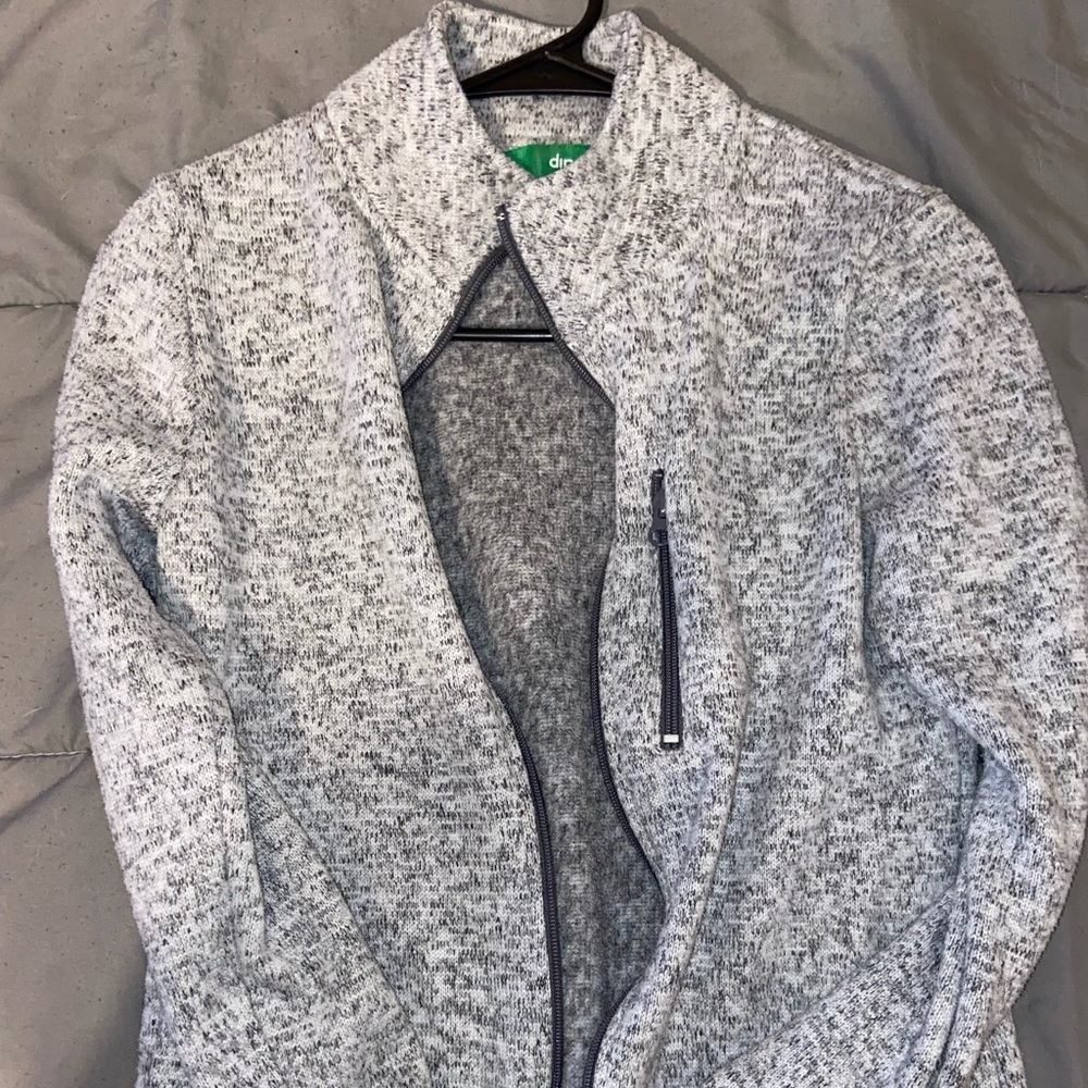 Juniors XS Athletic dip Jacket.